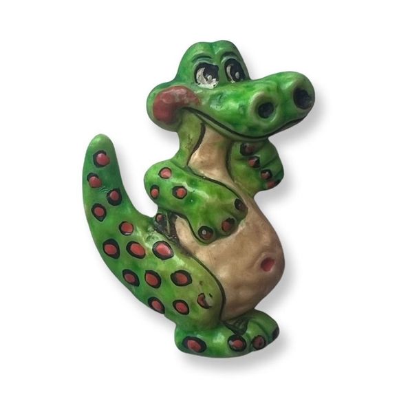 Vintage Brooch Pin Alligator Crocodile 1970 Funky MCM Berries Signed Plastic - Picture 1 of 5